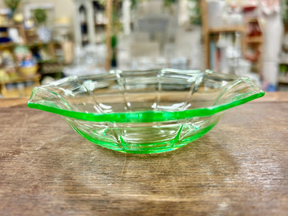 Green Cambridge Uranium Decagon Bowl, 5 1/4"