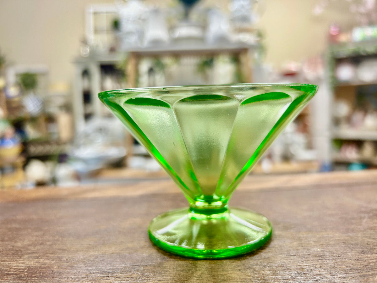 Federal Glass Uranium Sherbet Green Glass, 2 3/4"