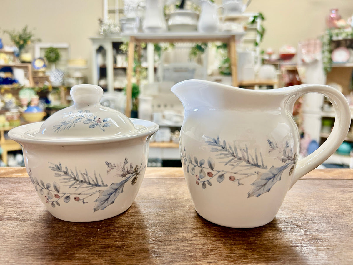 Blue & White Pfaltzgraff Winter Frost Sugar & Creamer, 4 1/2"