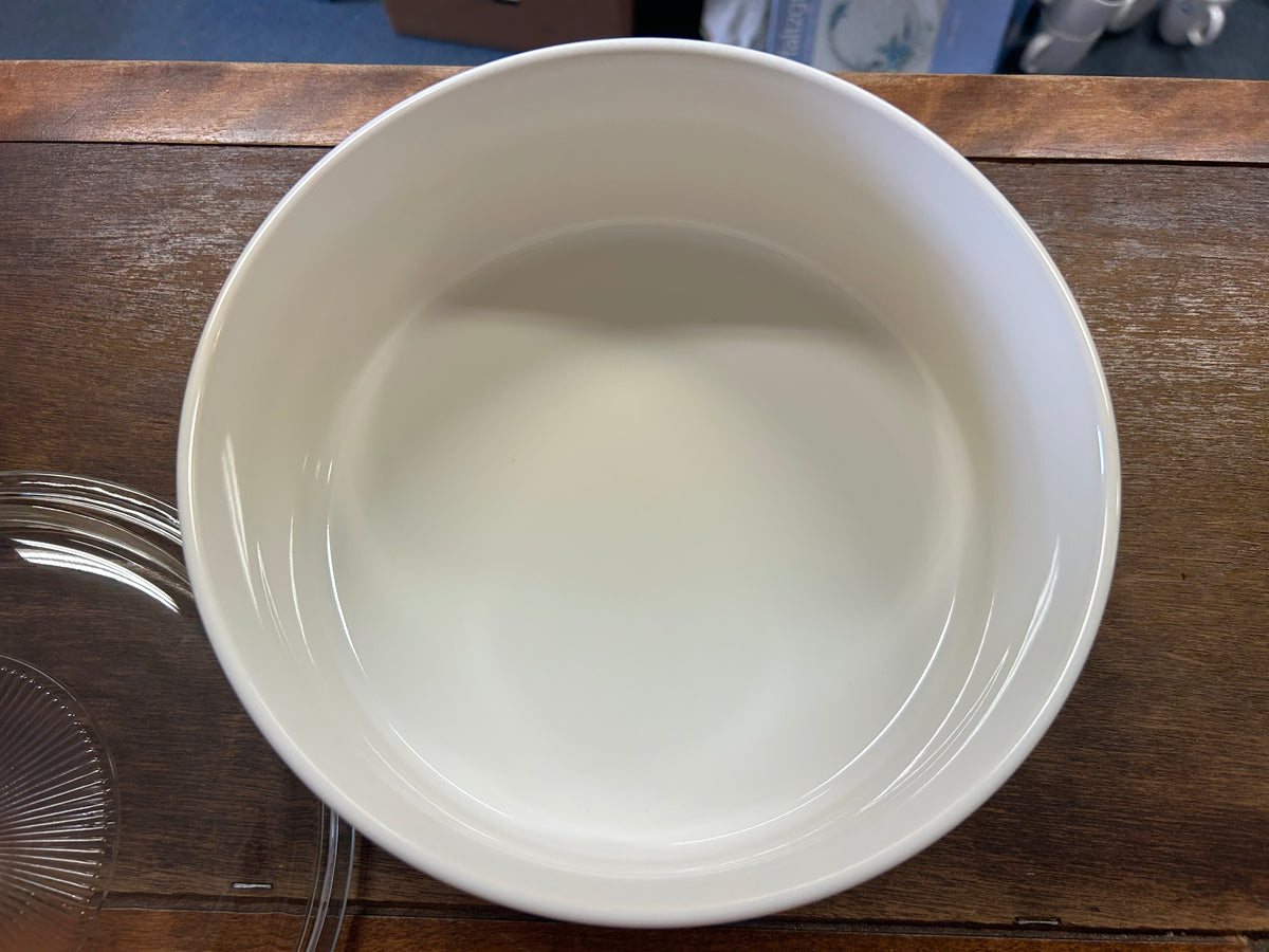 Blue & White Pfaltzgraff NEW Winter Frost 2.5 QT Baker, 8 3/4"