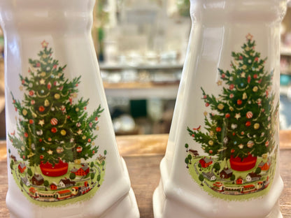 Red Green White Pfaltzgraff Christmas Heritage S & P, 5 3/4"
