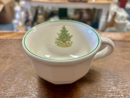 Red Green White Pfaltzgraff Christmas Heritage Mug/Cup, 2 1/2"