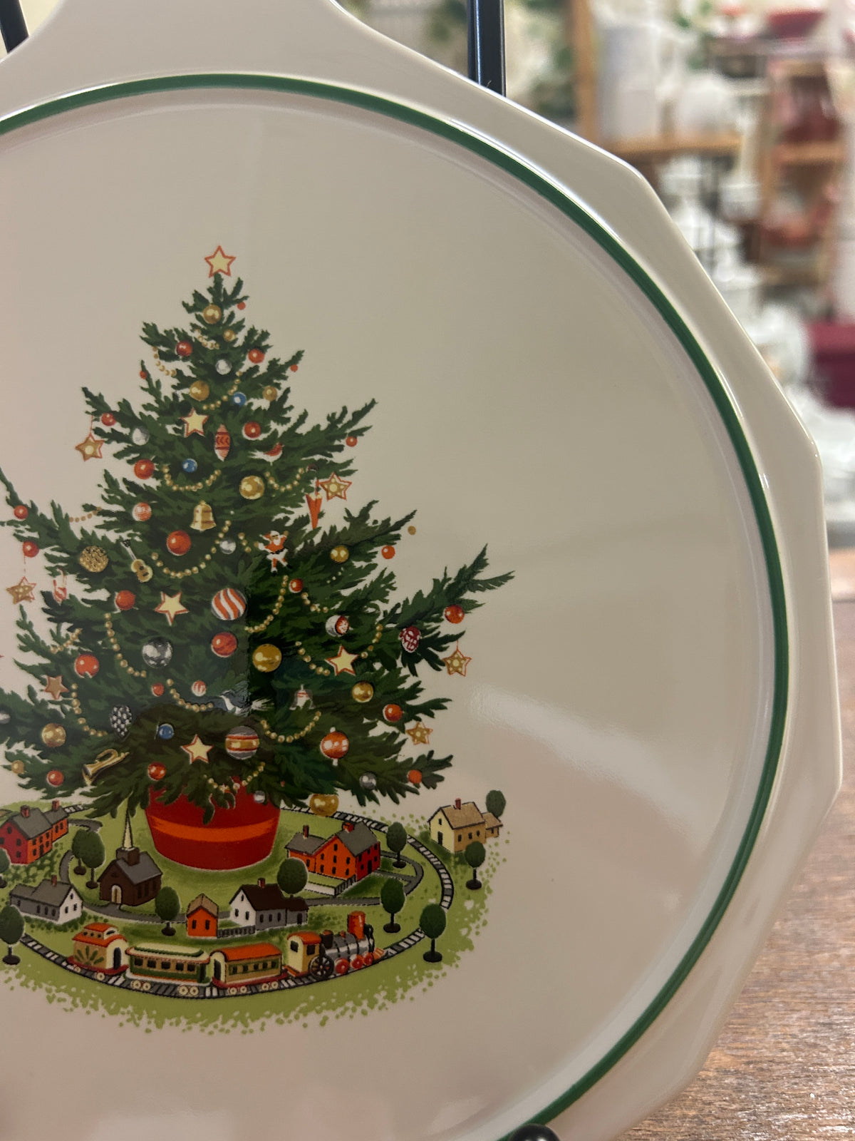 Red Green White Pfaltzgraff Christmas Heritage Cheese Plate, 10 1/2"