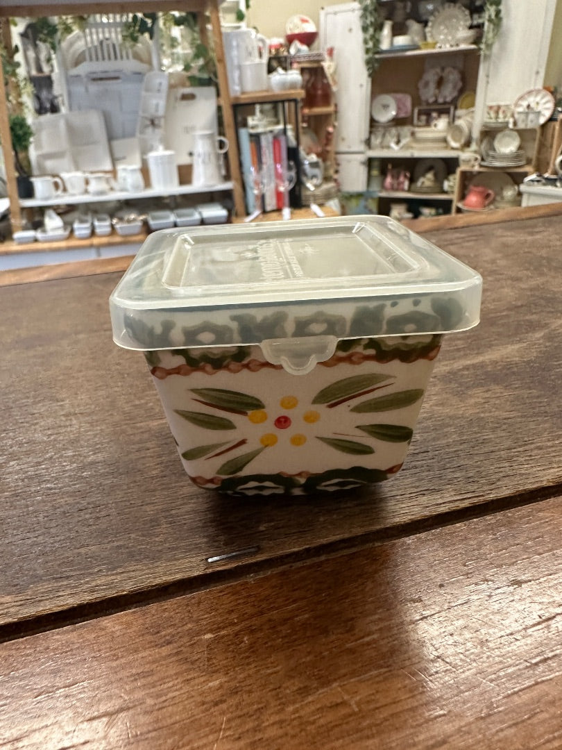 Temptations Old World Small Square Bowl w/ Lid