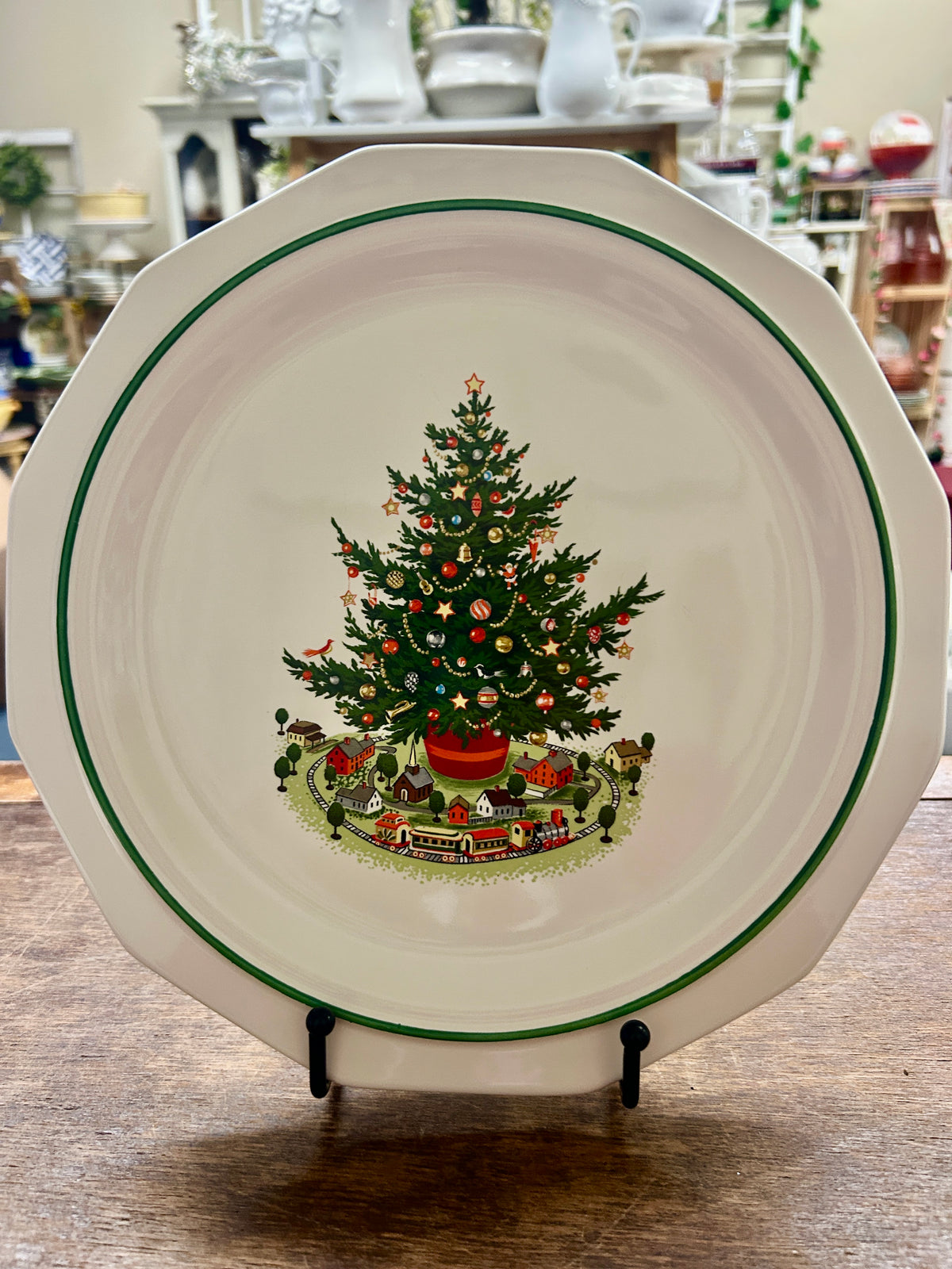 Red Green White Pfaltzgraff Christmas Heritage Dinner Plate, 10 3/4"