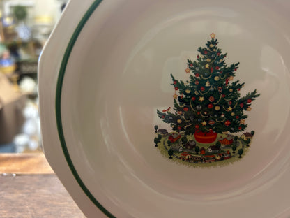 Red Green White Pfaltzgraff Christmas Heritage Bowl, 6"