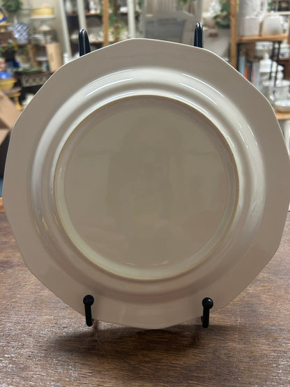 Red Green White Pfaltzgraff Christmas Heritage Plate, 8 1/2"