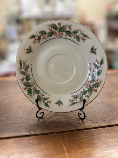 Red Green White Porcelain Ware Holly Yuletide Saucer, 6 1/4"