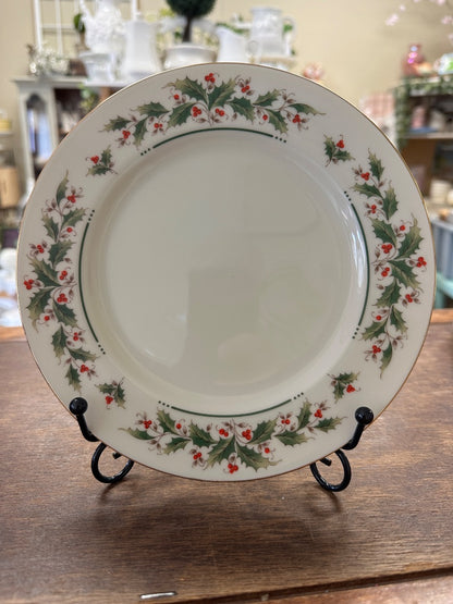 Red Green White Porcelain Ware Holly Yuletide Salad Plate, 7.5"