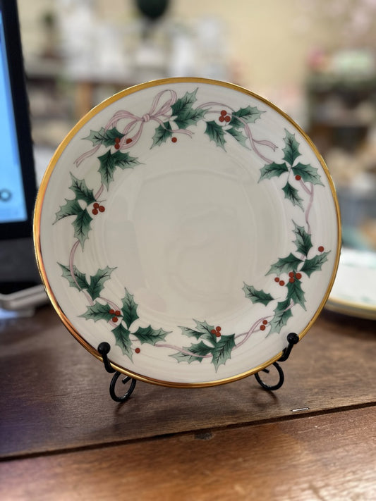 Red Green White Mikasa Ribbon Holly Plate, 8 1/4"