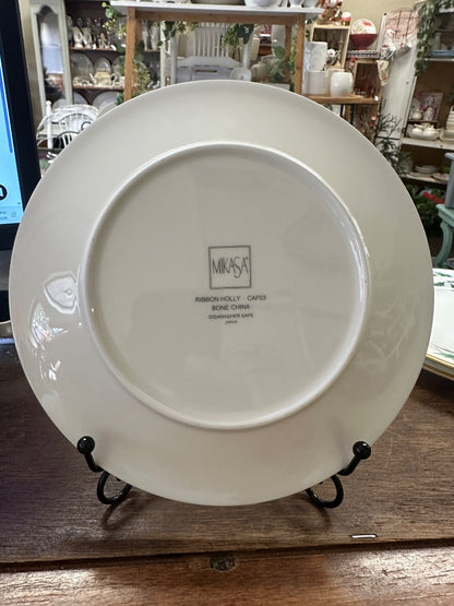 Red Green White Mikasa Ribbon Holly Plate, 8 1/4"
