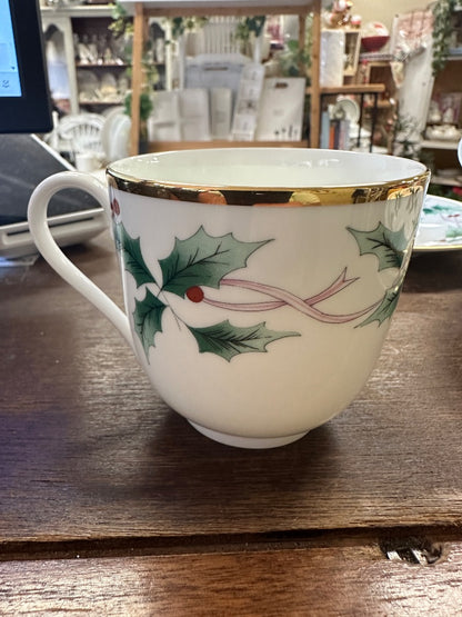 Red Green White Mikasa Ribbon Holly Cup, 3"