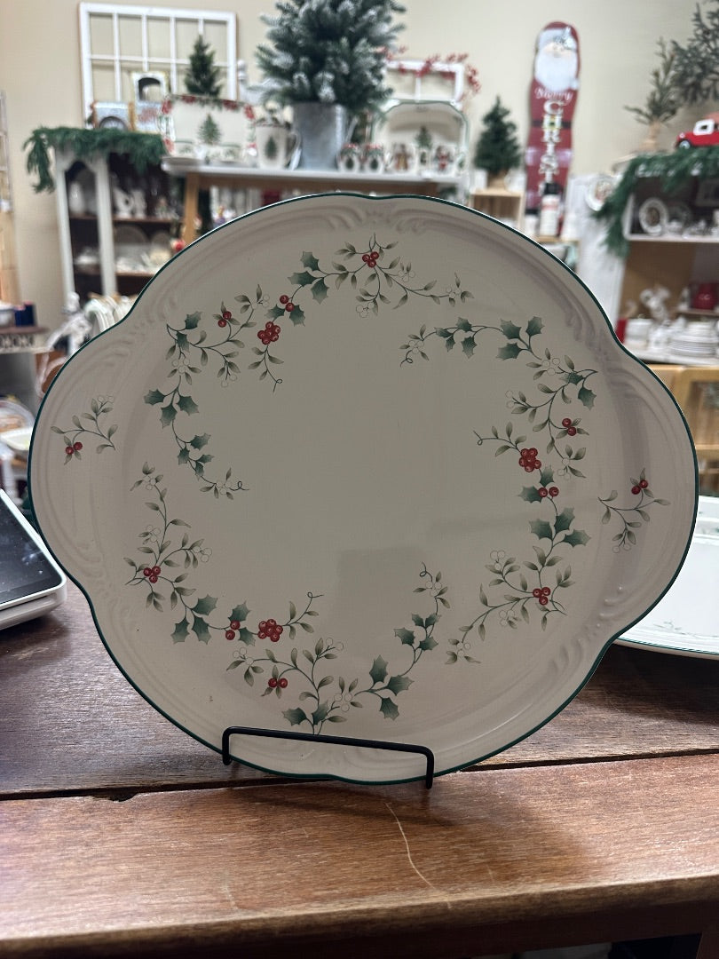 Red Green White Pfaltzgraff Winterberry Platter w Handles, 12.5"