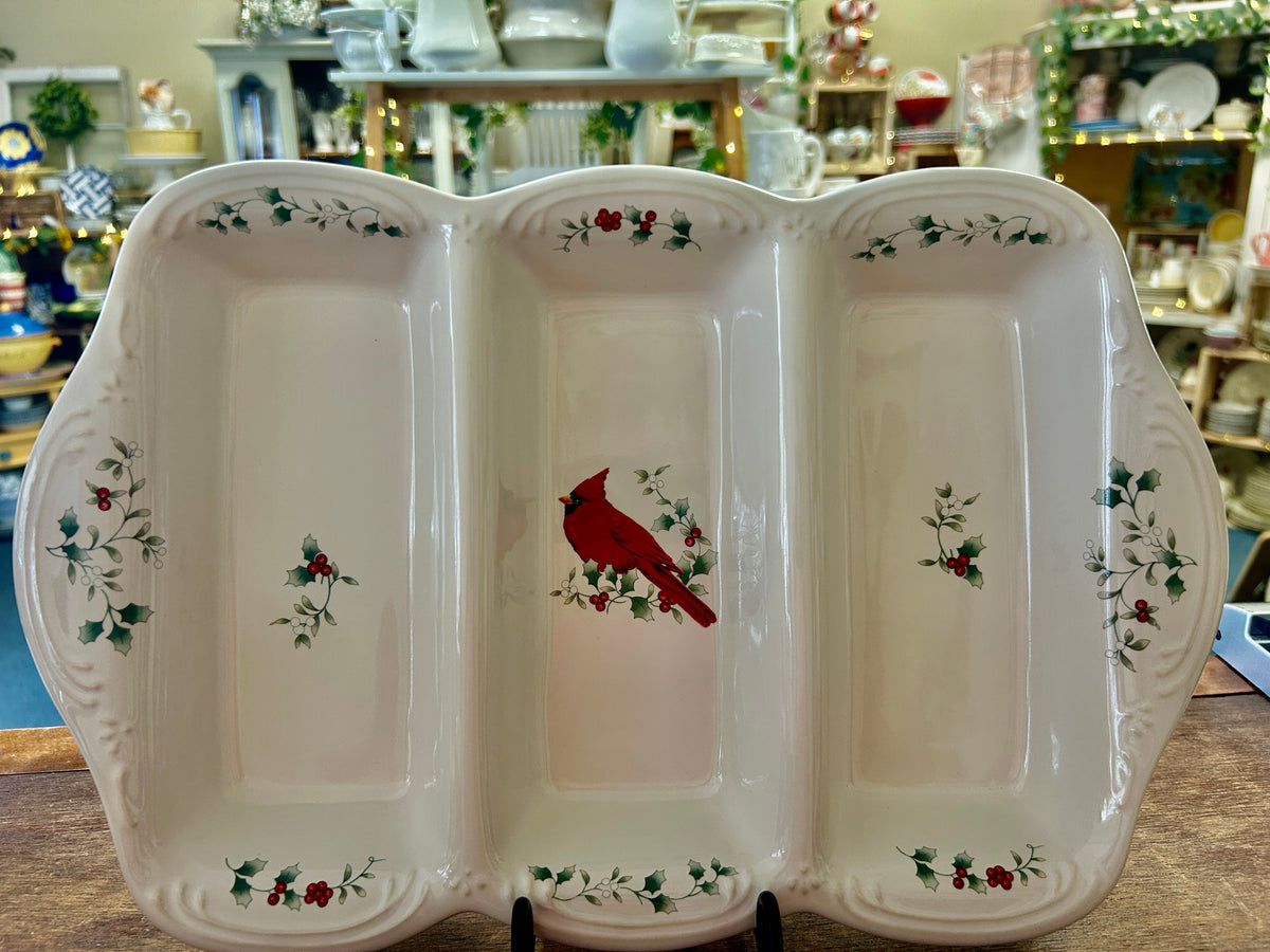 Red Green White Pfaltzgraff NEW Winterberry 3 Section, 15"