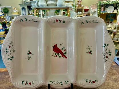 Red Green White Pfaltzgraff NEW Winterberry 3 Section, 15"