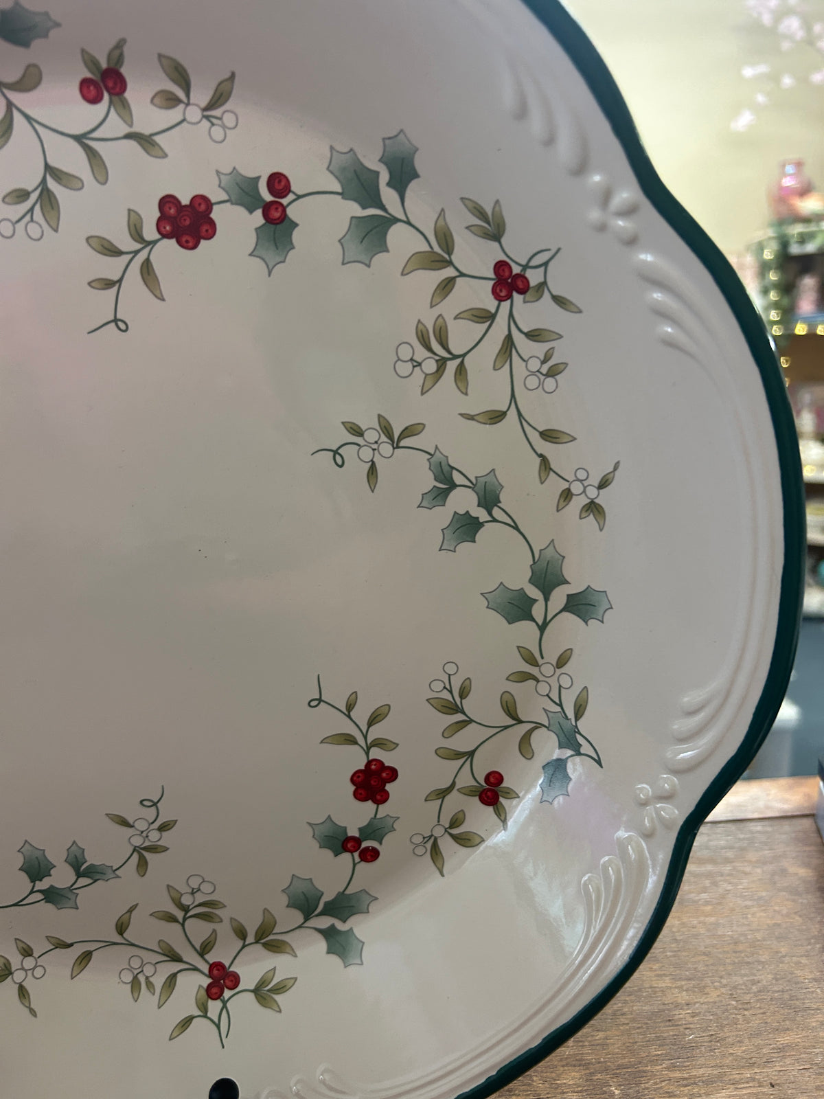 Red Green White Pfaltzgraff NEW Winterberry Bowl, 13"