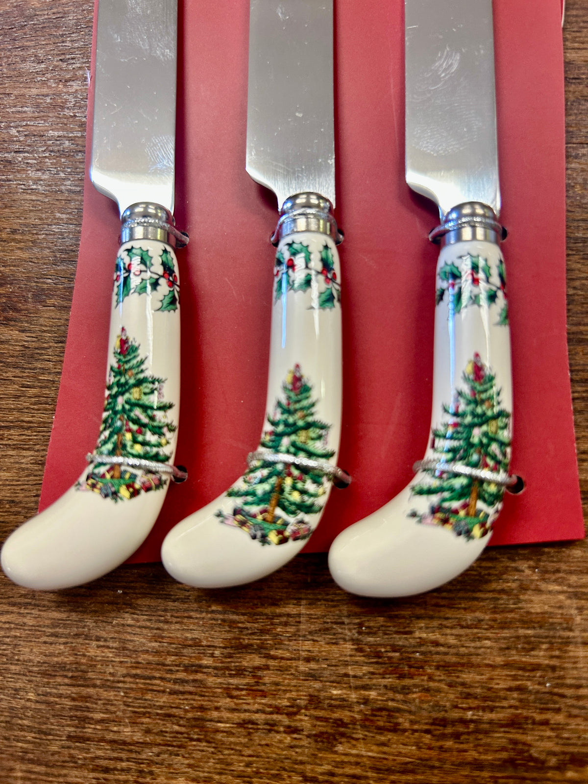 Red Green White Spode NEW Christmas Tree Spreader, 4 1/2"