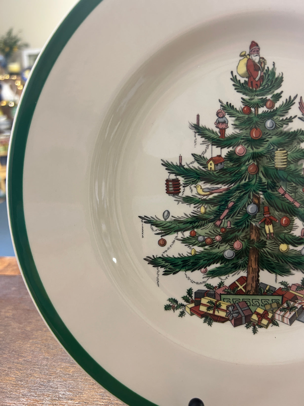 Red Green White Spode Christmas Tree Dinner Plate England, 10 1/2"