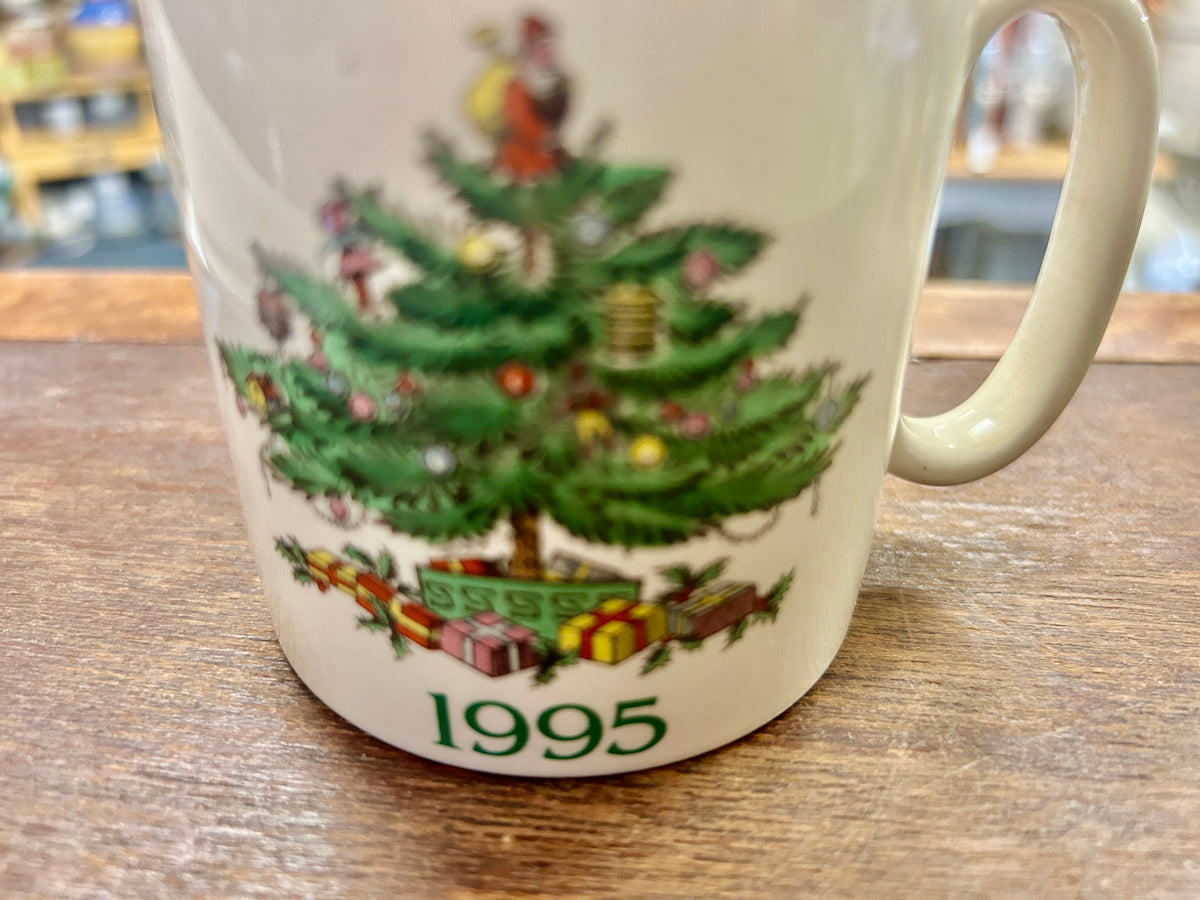 Red Green White Spode Christmas Tree 1995 Mug England, 3 1/4"