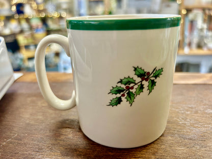 Red Green White Spode Christmas Tree 1995 Mug England, 3 1/4"