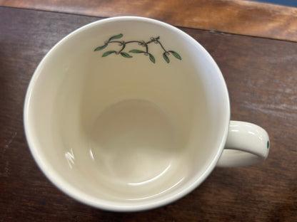 Red Green White Spode Christmas Tree 1995 Mug England, 3 1/4"