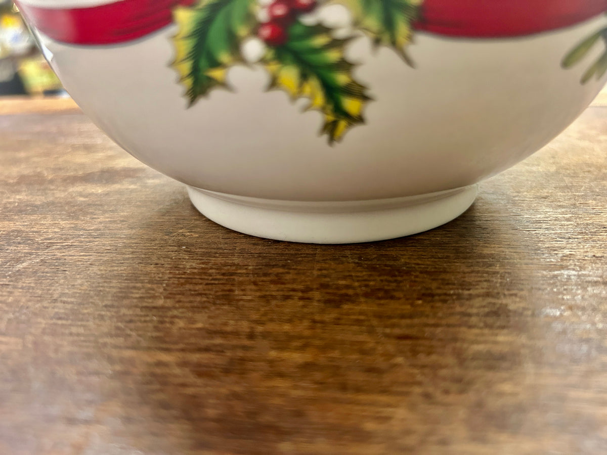 Red Green White Spode Christmas Tree 2009 Bowl England, 6 1/4"