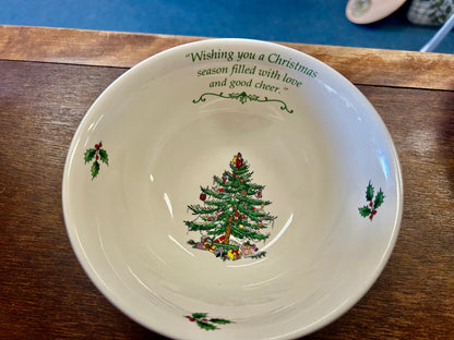 Red Green White Spode Christmas Tree 2009 Bowl England, 6 1/4"