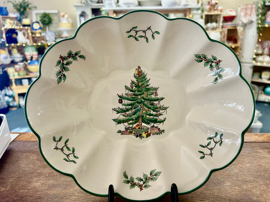 Red Green White Spode Christmas Tree Scallop Bowl England, 10 1/2"