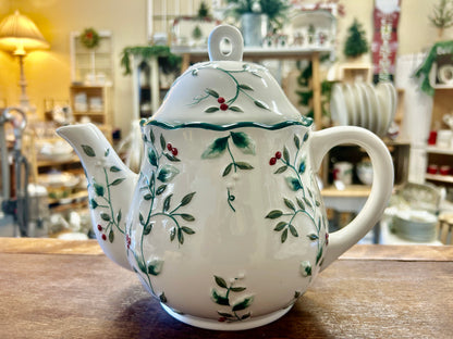 Red Green White Pfaltzgraff Winterberry Tea Pot, 8"
