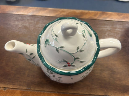 Red Green White Pfaltzgraff Winterberry Tea Pot, 8"