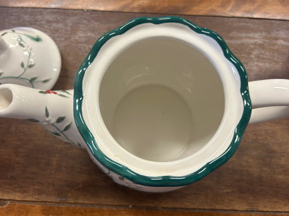 Red Green White Pfaltzgraff Winterberry Tea Pot, 8"