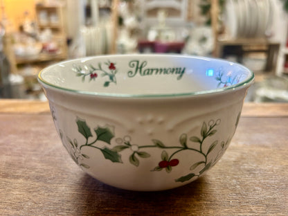 Red Green White Pfaltzgraff Winterberry Joy Harmony Peace, 4 1/4"