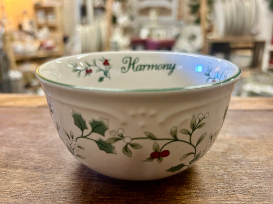 Red Green White Pfaltzgraff Winterberry Joy Harmony Peace, 4 1/4"