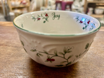 Red Green White Pfaltzgraff Winterberry Joy Harmony Peace, 4 1/4"