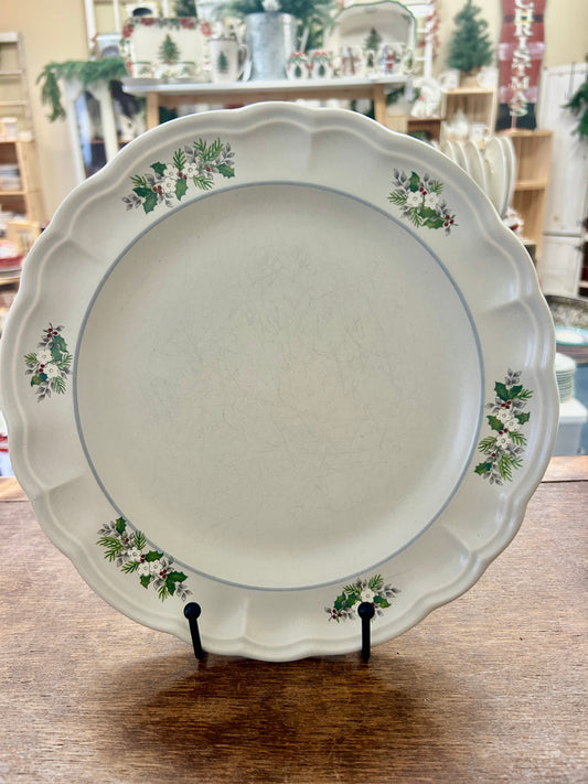 Cream & Green Pfaltzgraff Christmas Heirloom Plate, 10 1/4"