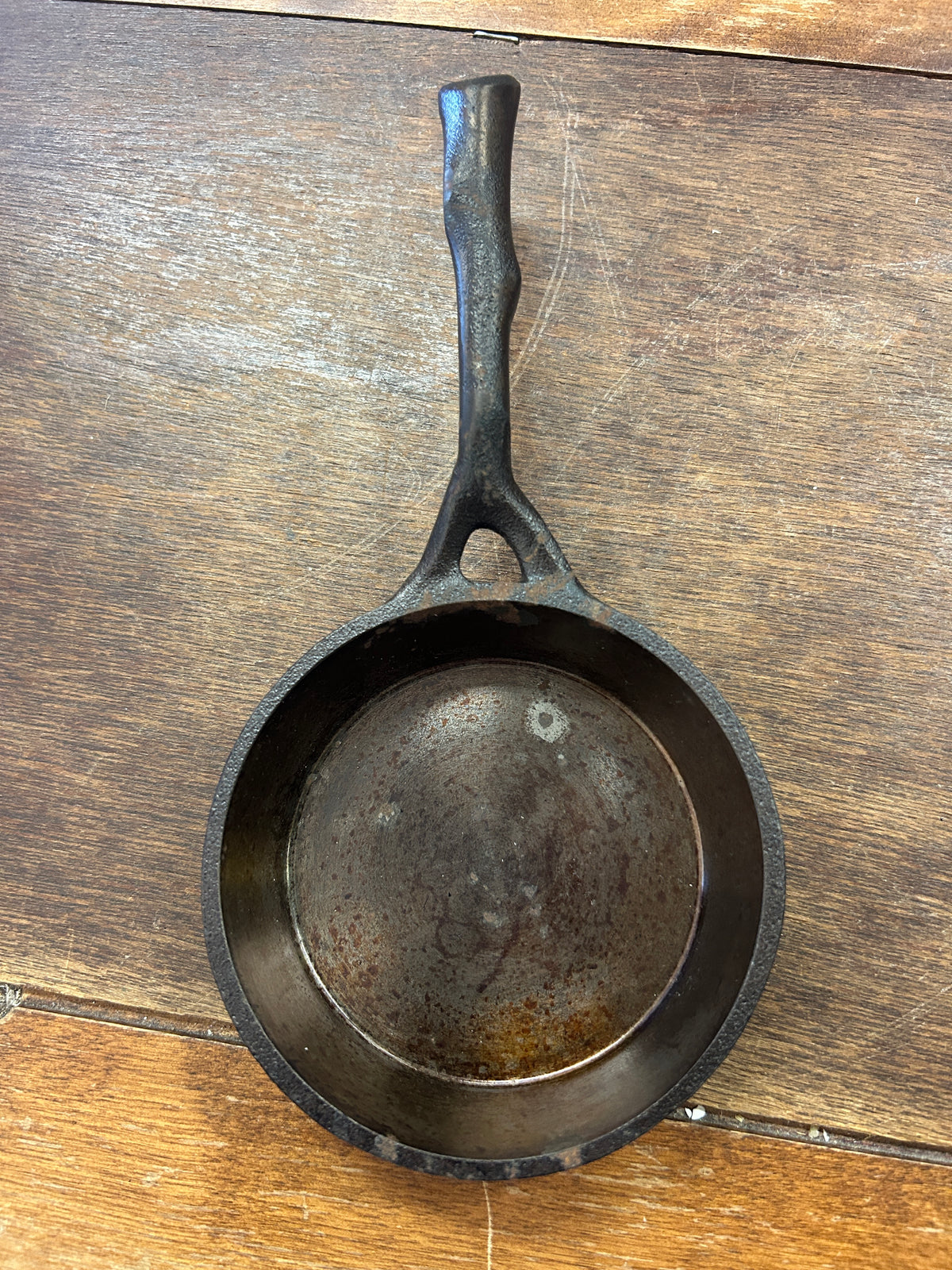 Brown Nest Homeware Egg Cast Iron Branch Handle, 4 1/2"