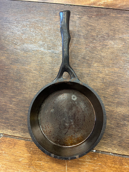 Brown Nest Homeware Egg Cast Iron Branch Handle, 4 1/2"
