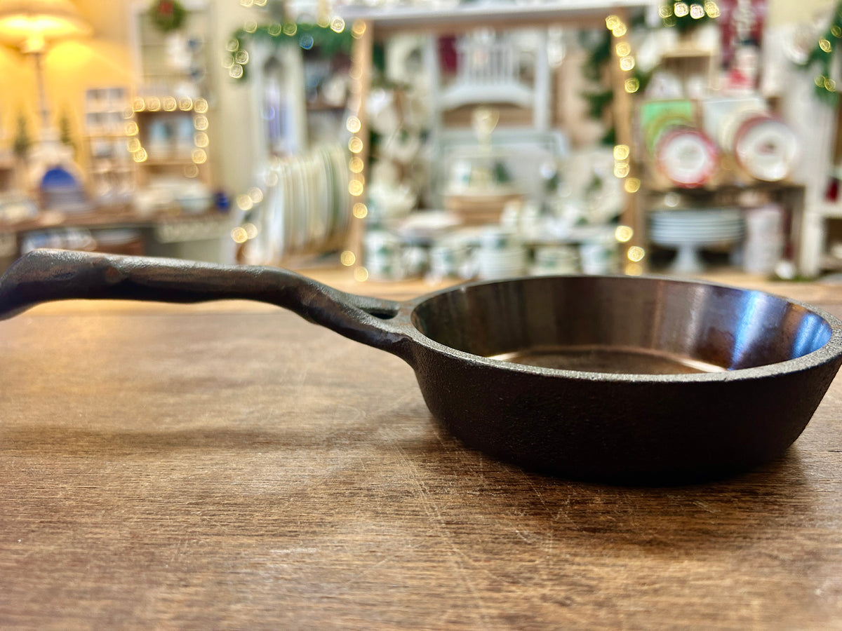 Brown Nest Homeware Egg Cast Iron Branch Handle, 4 1/2"