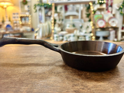 Brown Nest Homeware Egg Cast Iron Branch Handle, 4 1/2"