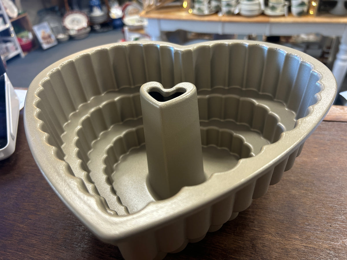 Silver Nordic Ware Heart Bundt Pan, 10"