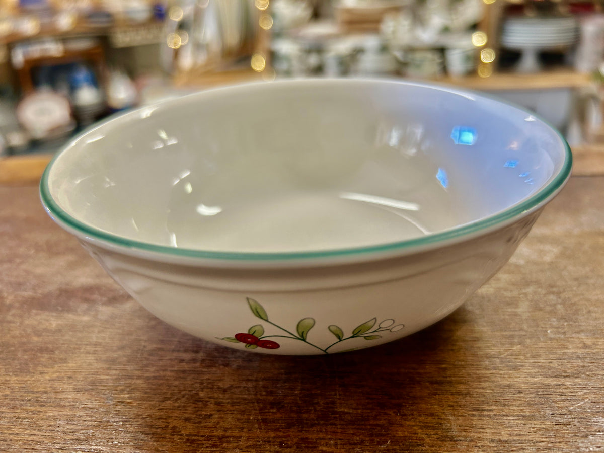 Red Green White Pfaltzgraff Winterberry Bowl, 5 3/4"