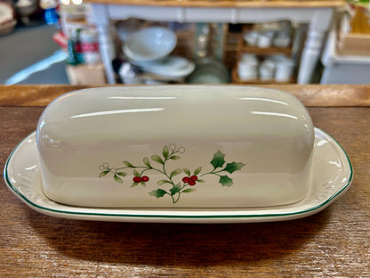 Red Green White Pfaltzgraff Winterberry Butter Dish, 7 1/2"