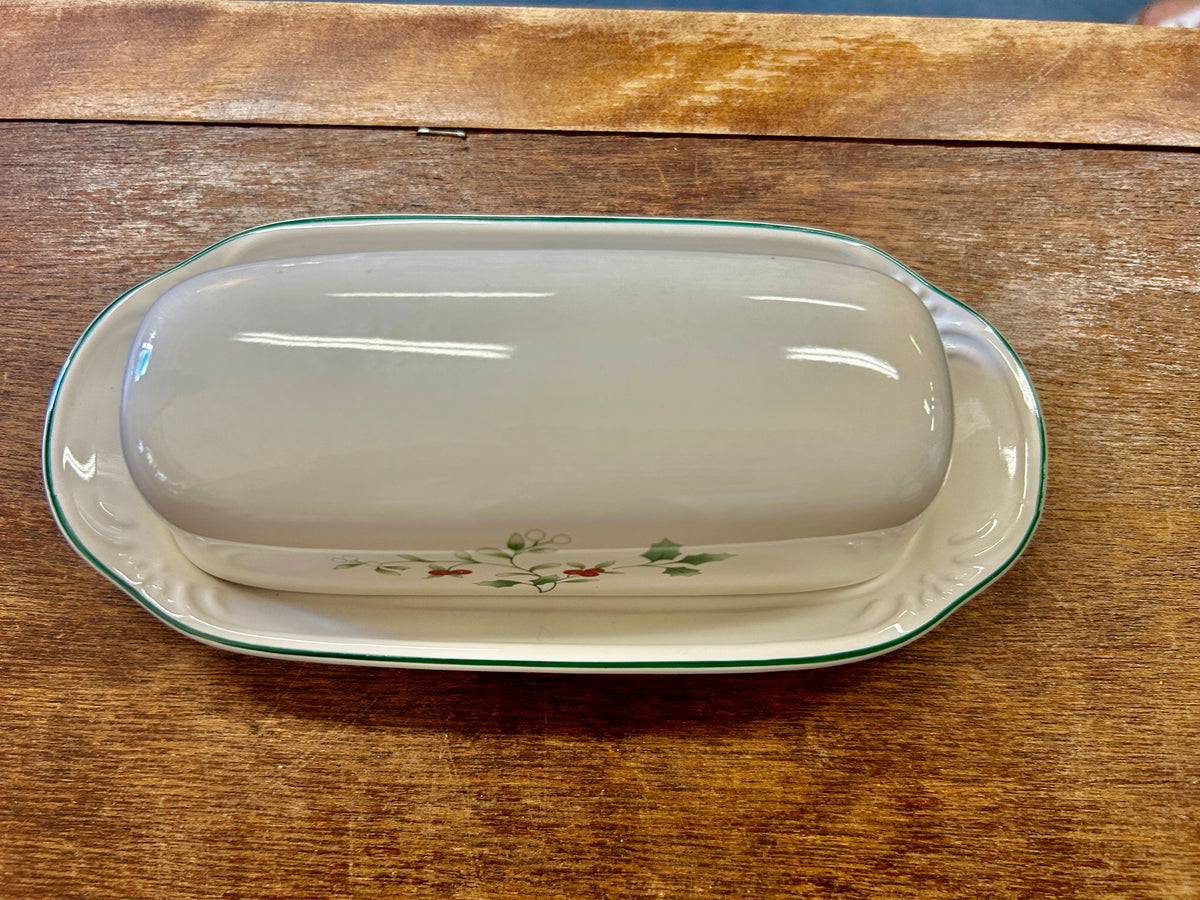 Red Green White Pfaltzgraff Winterberry Butter Dish, 7 1/2"