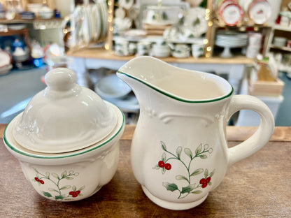 Red Green White Pfaltzgraff Winterberry Sugar & Creamer, 5"