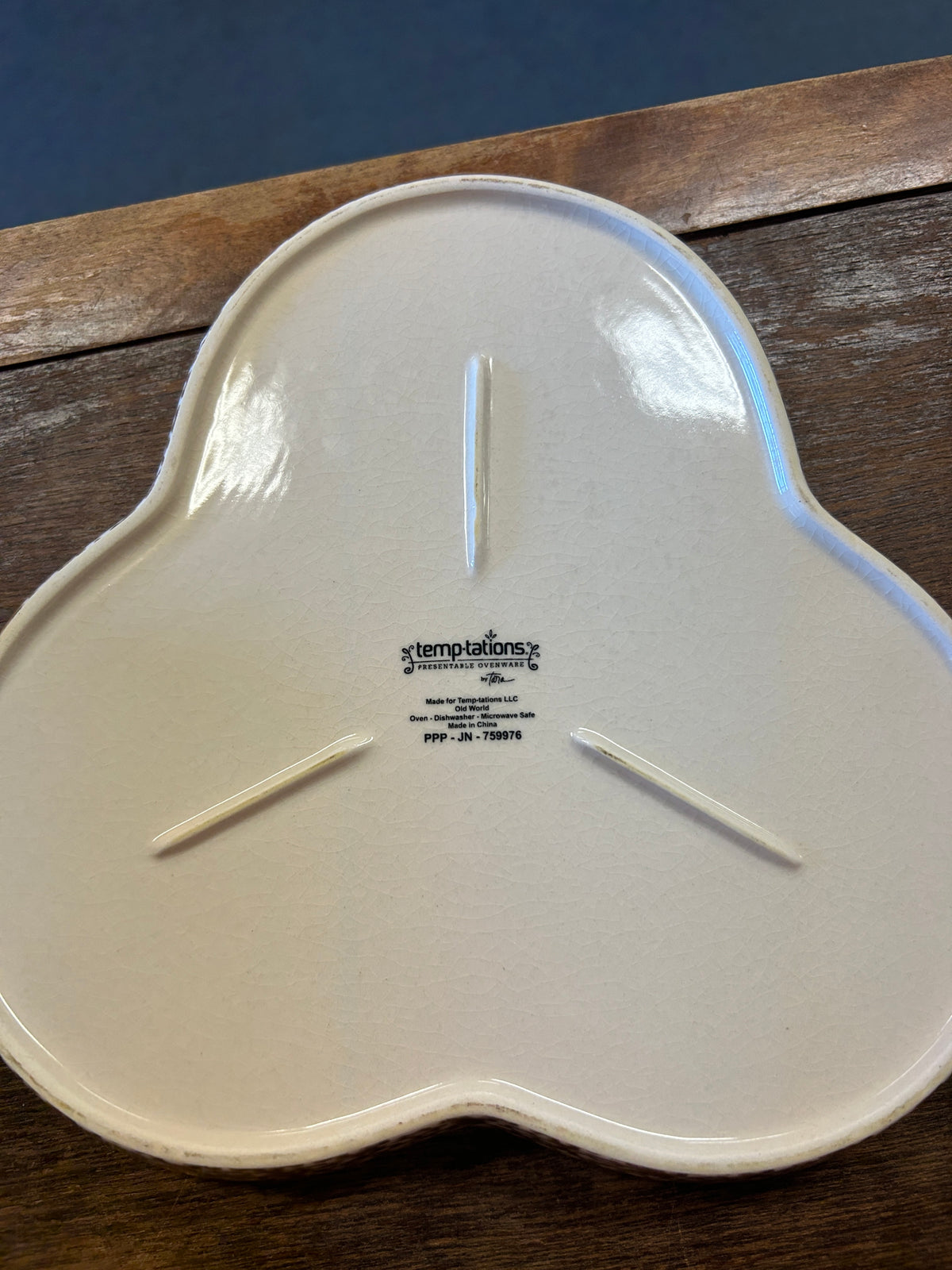 Brown Temptations Old World 3 Bowls, Spoon, Platter, 9"