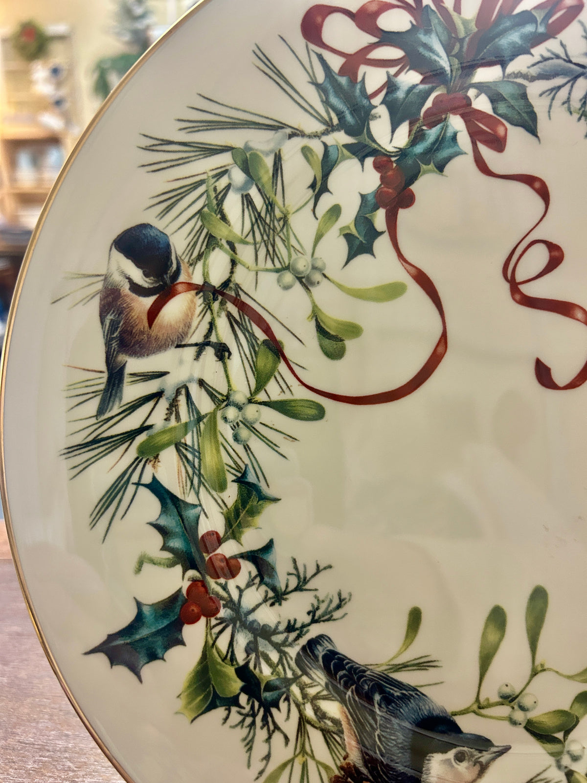 Red Green White Lenox Winter Greetings Cardinal Plate, 10 3/4"