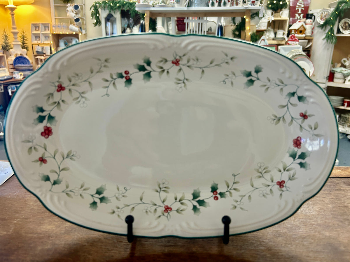 Red Green White Pfaltzgraff Winterberry Oval Bowl, 12 1/4"