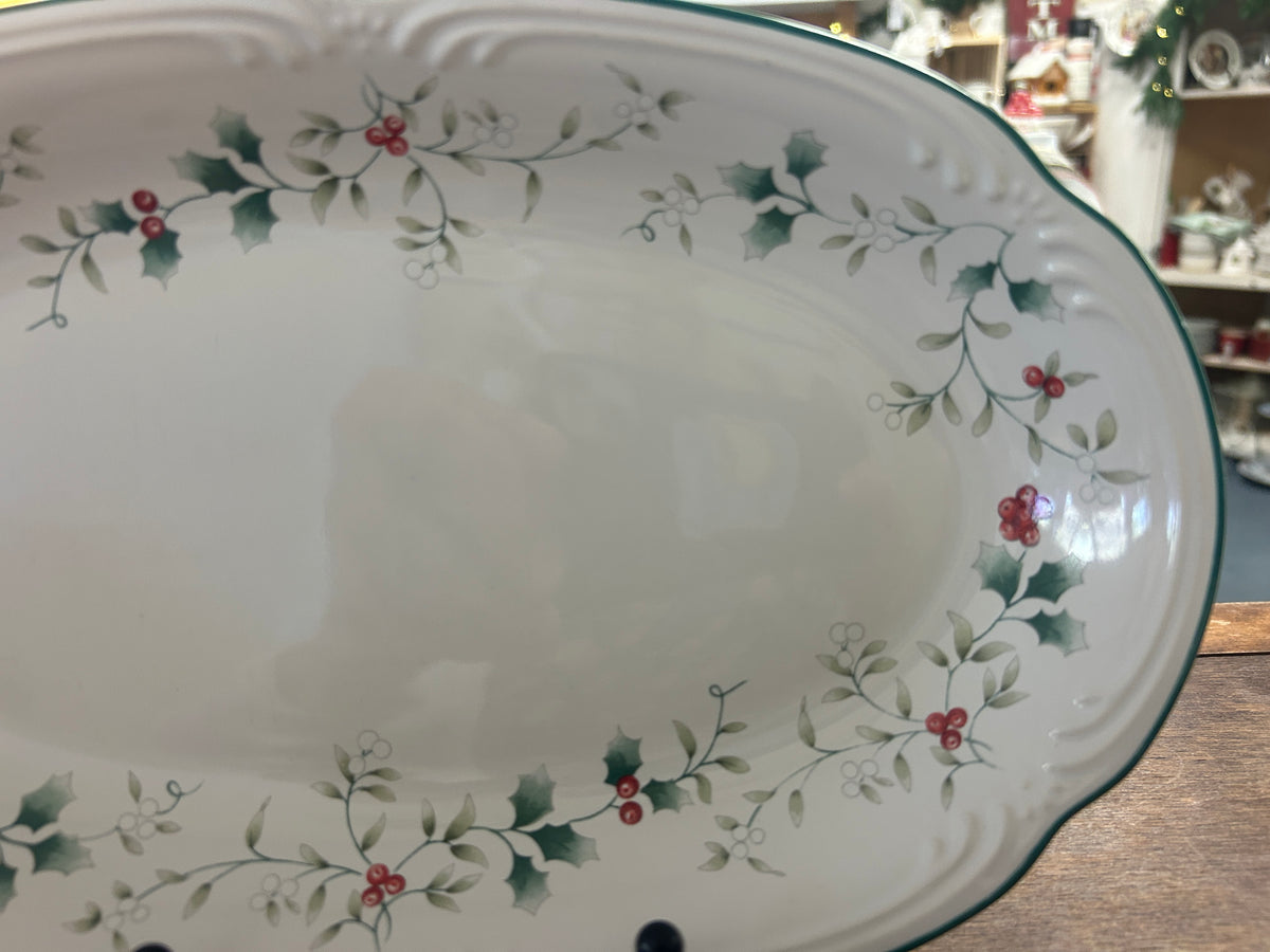 Red Green White Pfaltzgraff Winterberry Oval Bowl, 12 1/4"