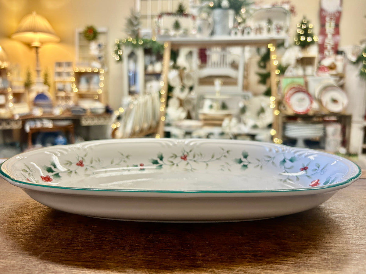 Red Green White Pfaltzgraff Winterberry Oval Bowl, 12 1/4"
