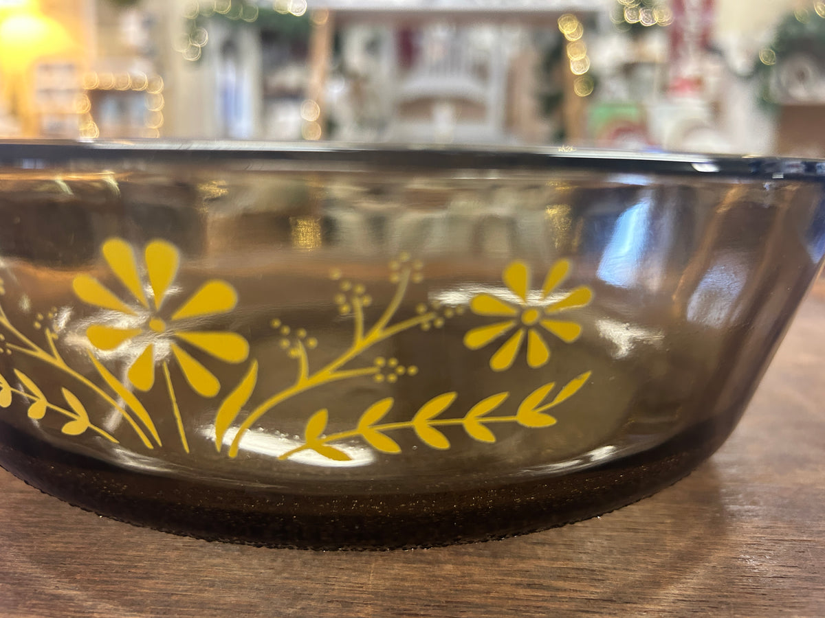 Amber Glasbake Yellow Daisy Smoked Casserole, 9 1/4"